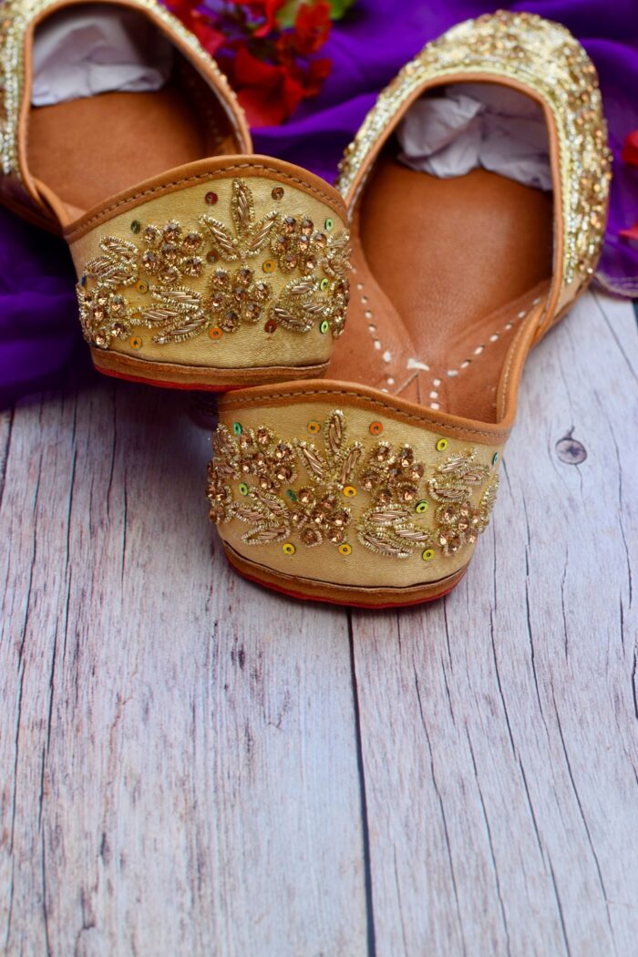 GOLD GLAM